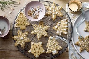 Easy Vegan Christmas Biscuits Recipe: Festive & Delicious! Discover Delicious Vegan Food, Beauty Swaps, and Zero-Waste Tips for a Greener Life Easy Vegan Christmas Biscuits Recipe: Festive & Delicious! | Discover Delicious Vegan Food, Beauty Swaps, and Zero-Waste Tips for a Greener Life