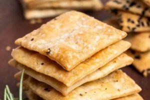 Easy Vegan Crackers Recipe: Crispy & Delicious! Discover Delicious Vegan Food, Beauty Swaps, and Zero-Waste Tips for a Greener Life Easy Vegan Crackers Recipe: Crispy & Delicious! | Discover Delicious Vegan Food, Beauty Swaps, and Zero-Waste Tips for a Greener Life
