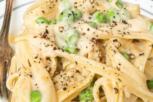 Creamy Vegan Alfredo Sauce (No Cashews!) Recipe | Discover Delicious Vegan Food, Beauty Swaps, and Zero-Waste Tips for a Greener Life