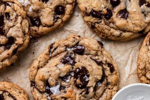 Get Chewy: Best Vegan Chocolate Chip Cookies Recipes! | Discover Delicious Vegan Food, Beauty Swaps, and Zero-Waste Tips for a Greener Life