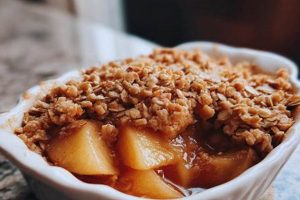 The Best Gluten Free Vegan Apple Crisp {Easy Recipe!} | Discover Delicious Vegan Food, Beauty Swaps, and Zero-Waste Tips for a Greener Life